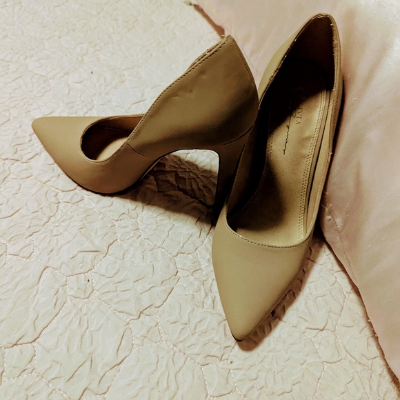 Shoes - Picture 2 of 2